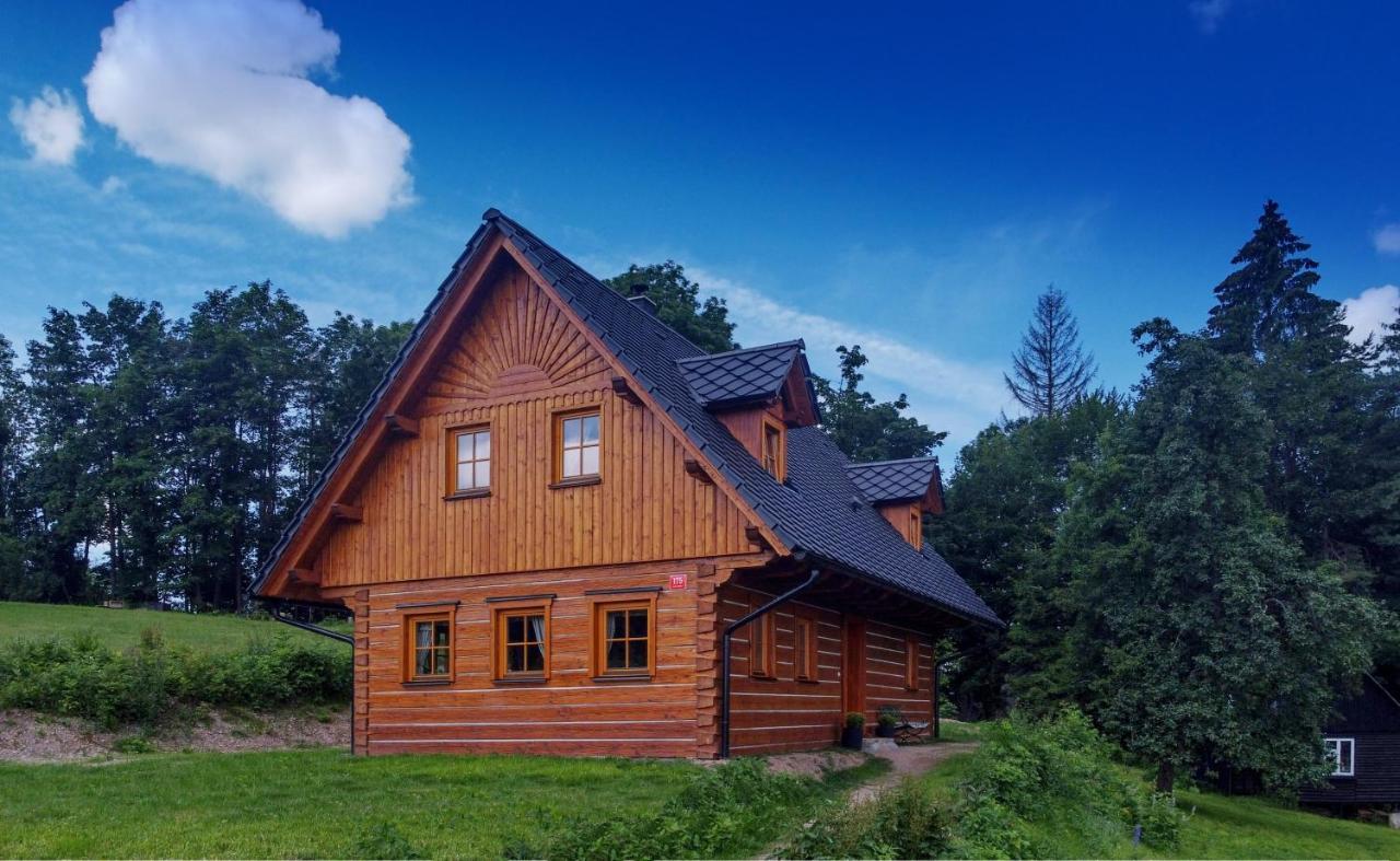 Roubenka Vlci Hora * Krasna Lipa